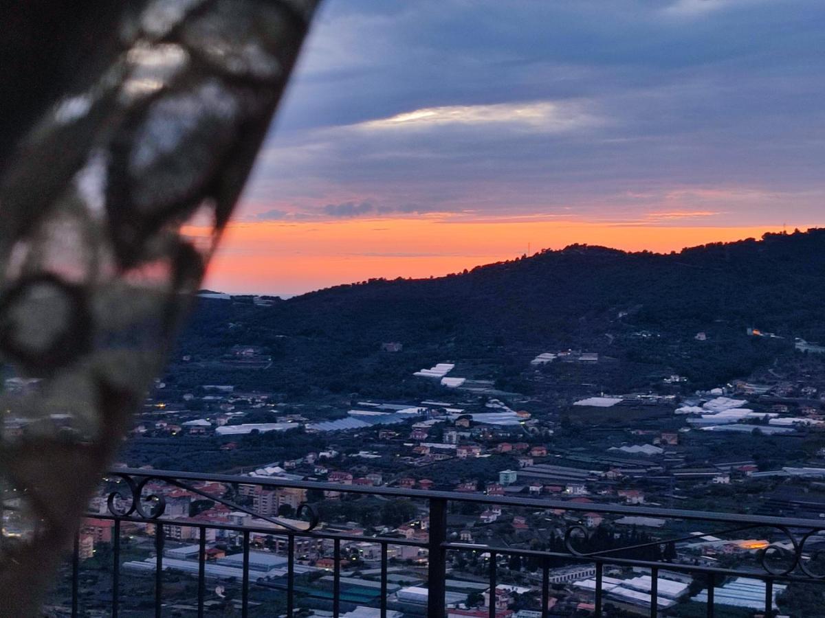 カステッラーロ La Vista Del Poggio Bed & Breakfast エクステリア 写真